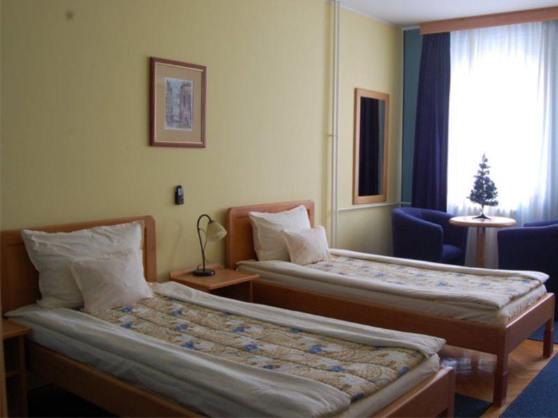 Voyager Bed & Breakfast Novi Sad Exterior photo