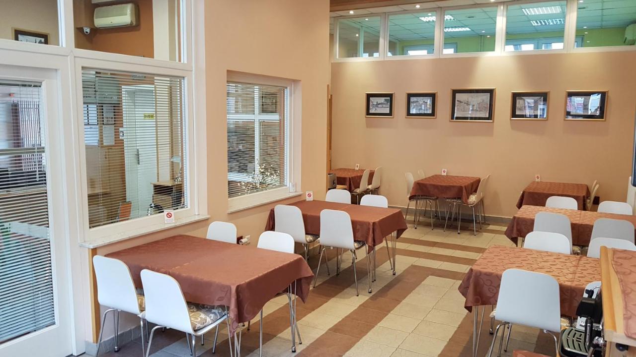 Voyager Bed & Breakfast Novi Sad Exterior photo